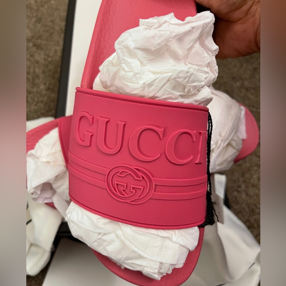 Brand New Rubber St. Gucci Print Fuschia size 37.0 M